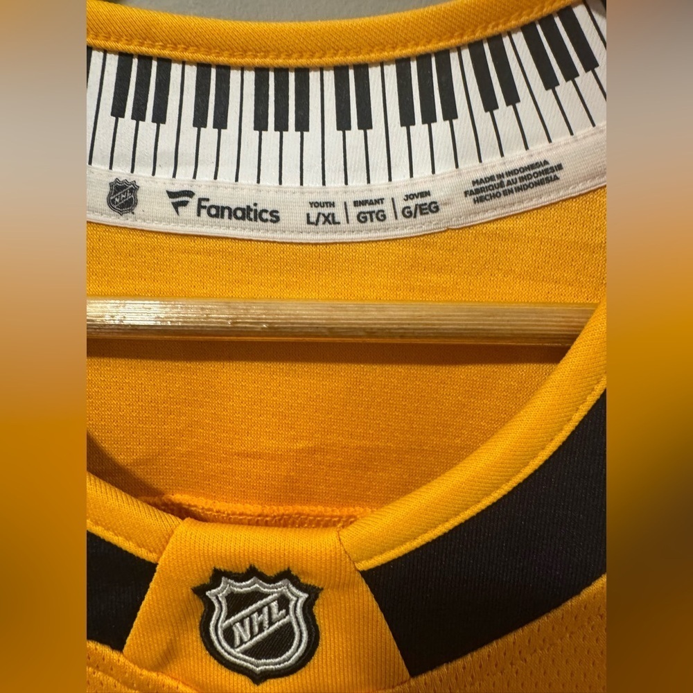 Nashville Predators NHL Hockey Jersey - Picture 6 of 8